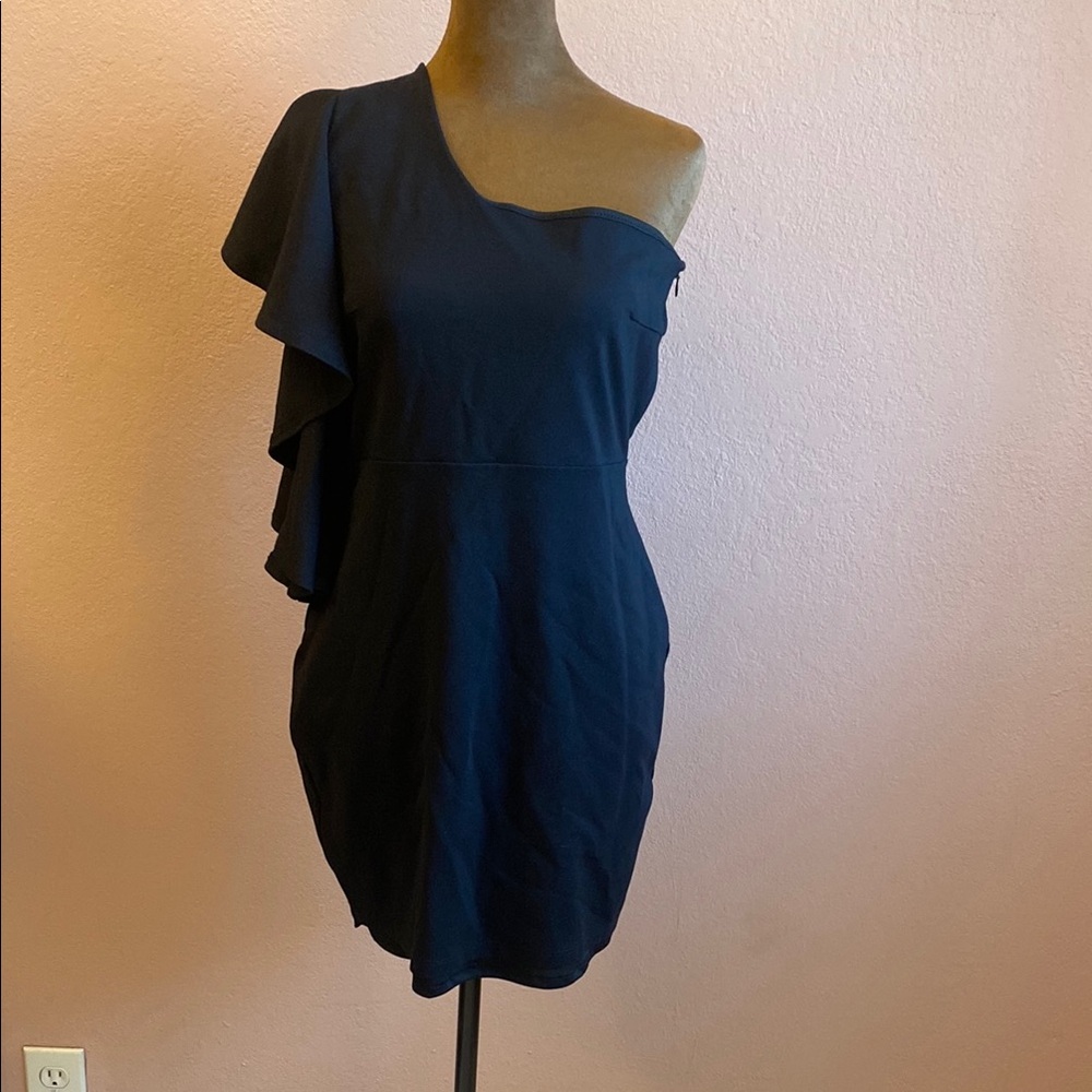 LULUS.Elegant One-Shoulder Black Dress